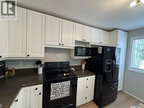 43 Marshall Crescent, Regina, SK - Indoor Photo Showing Kitchen