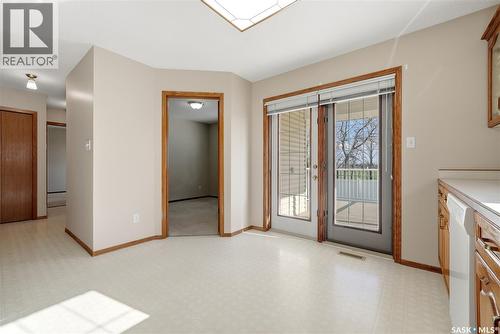 3706 Queens Gate, Regina, SK - Indoor