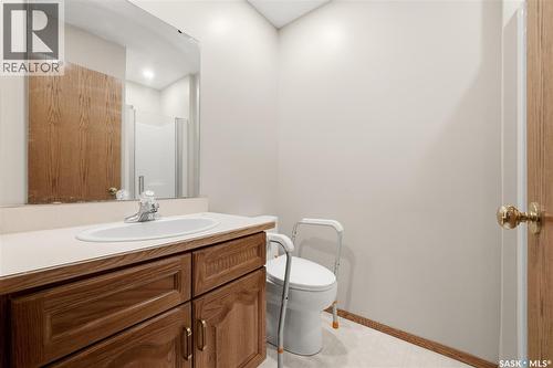 3706 Queens Gate, Regina, SK - Indoor Photo Showing Bathroom