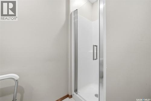 3706 Queens Gate, Regina, SK - Indoor Photo Showing Bathroom