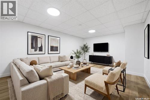 3706 Queens Gate, Regina, SK - Indoor Photo Showing Living Room