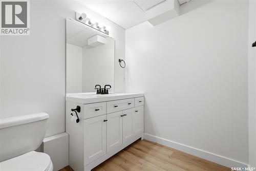 3706 Queens Gate, Regina, SK - Indoor Photo Showing Bathroom