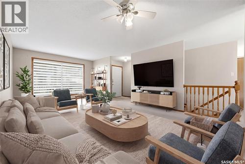 3706 Queens Gate, Regina, SK - Indoor Photo Showing Living Room