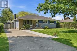 11 BRUCEDALE AVENUE St. Catharines (Bunting/Linwell), ON L2M 2Z4