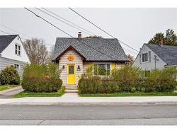 32 Montgomery CRES Saint John, NB E2K 2S9