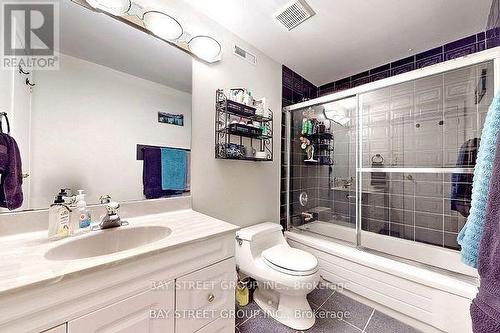 40 Henricks Road, Markham, ON - Indoor Photo Showing Bathroom