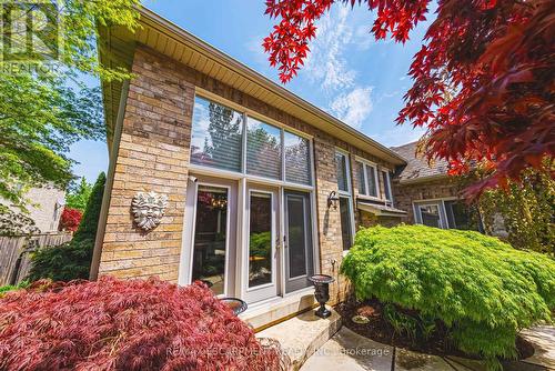 2178 Berwick Drive, Burlington, ON - Outdoor