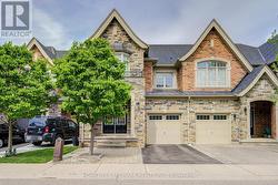 2479 GATESHEAD COMMON Oakville, ON L6M 0S2