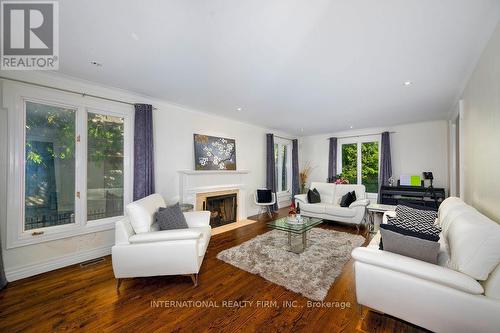 122 Willingdon Road, Ottawa, ON - Indoor Photo Showing Living Room With Fireplace