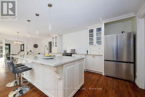 122 Willingdon Road, Ottawa, ON - Indoor Photo Showing Kitchen With Upgraded Kitchen