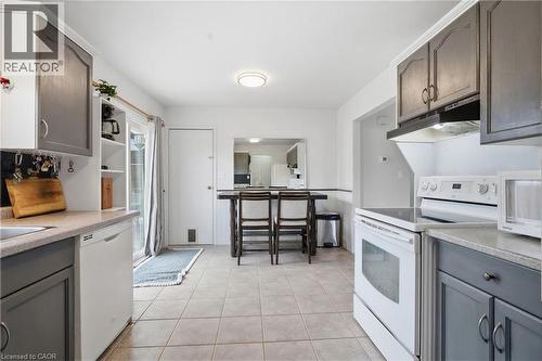 8 Abbott Lane, Cayuga, ON - Indoor Photo Showing Kitchen