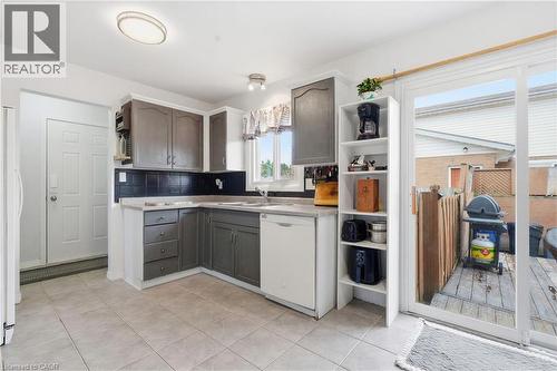 8 Abbott Lane, Cayuga, ON - Indoor Photo Showing Kitchen