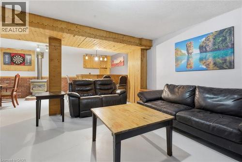 8 Abbott Lane, Cayuga, ON - Indoor Photo Showing Living Room