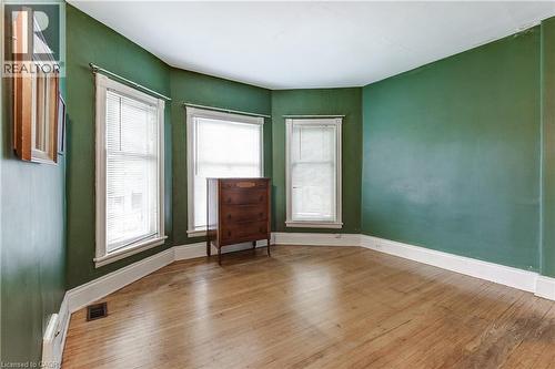 18 Fairleigh Crescent, Hamilton, ON - Indoor Photo Showing Other Room