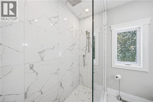 75 Robinson Road, Cambridge, ON - Indoor Photo Showing Bathroom