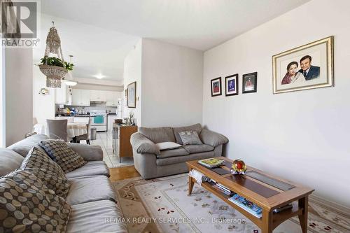 82 Mainard Crescent, Brampton, ON - Indoor Photo Showing Living Room