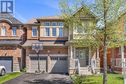 92 ESTRELLA CRESCENT S Richmond Hill, ON L4E 0S3