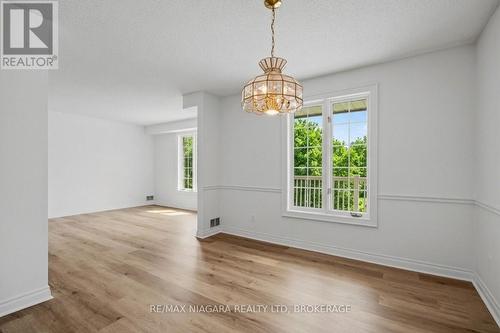 Living room and dining room - 202 - 250 Linwell Road, St. Catharines (Lakeport), ON 