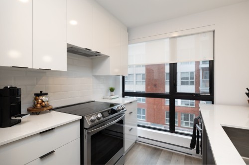 Kitchen - 303-60 Rue Toe-Blake, Vaudreuil-Dorion, QC - Indoor Photo Showing Kitchen With Upgraded Kitchen