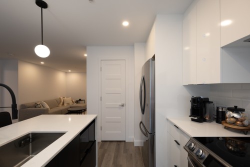 Kitchen - 303-60 Rue Toe-Blake, Vaudreuil-Dorion, QC - Indoor Photo Showing Kitchen