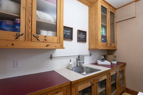 Laundry - 979 Av. Hemlock, Shawinigan, QC - Indoor Photo Showing Kitchen