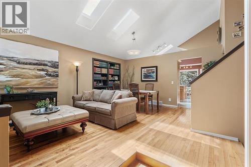 212 Sirocco Place Sw, Calgary, AB 