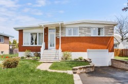 6135 Rue Pasteur  Brossard, QC J4W 2B7