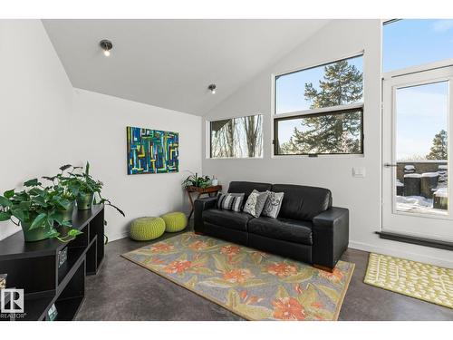 6428 Ada Bv Nw, Edmonton, AB 