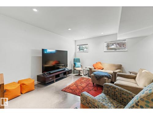 6428 Ada Bv Nw, Edmonton, AB 