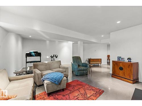 6428 Ada Bv Nw, Edmonton, AB 