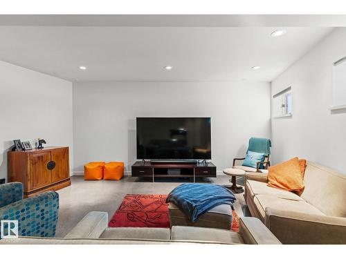 6428 Ada Bv Nw, Edmonton, AB 