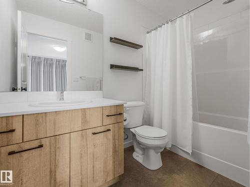 1061 Cy Becker Rd Nw, Edmonton, AB - Indoor Photo Showing Bathroom