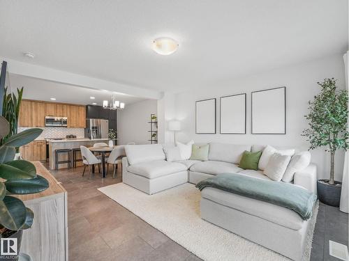 1061 Cy Becker Rd Nw, Edmonton, AB - Indoor Photo Showing Living Room