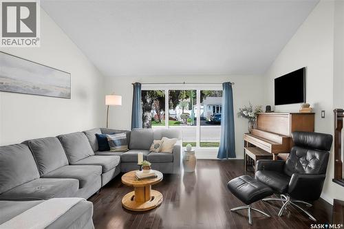 262 Christopher Crescent, Saskatoon, SK - Indoor Photo Showing Living Room