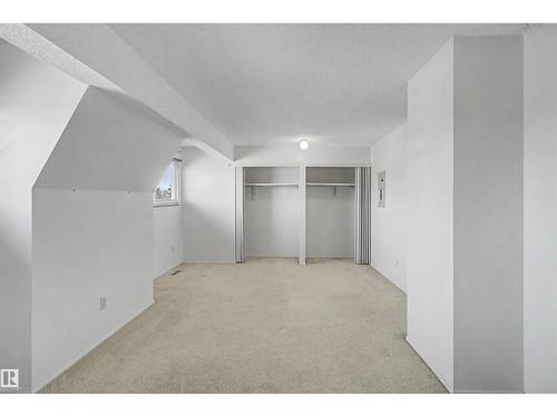 5953 40 Av Nw, Edmonton, AB 
