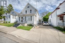 ample parking in private driveway - 