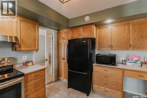 542 Bornstein Terrace, Saskatoon, SK - Indoor Photo Showing Kitchen