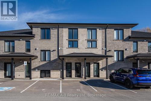 UNIT #5 - 3202 VIVIAN LINE 37 LANE  Stratford, ON N5A 0K6
