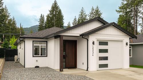 2334 6 Avenue  Salmon Arm, BC V1E 0H1