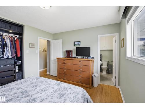10663 59 St Nw, Edmonton, AB - Indoor Photo Showing Bedroom
