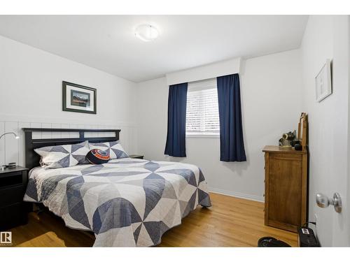 10663 59 St Nw, Edmonton, AB - Indoor Photo Showing Bedroom