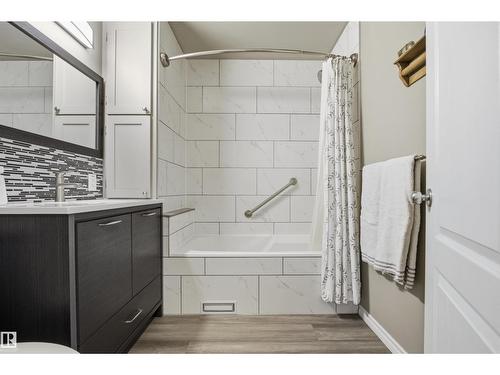 10663 59 St Nw, Edmonton, AB - Indoor Photo Showing Bathroom