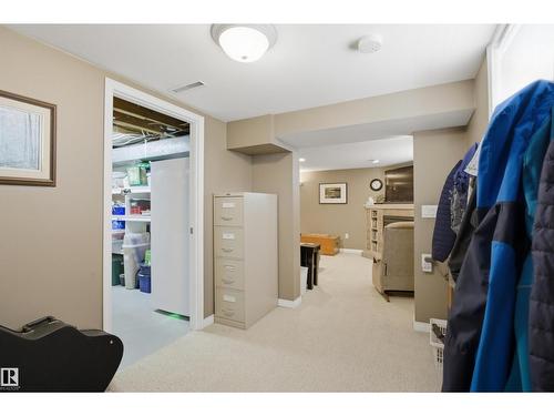 10663 59 St Nw, Edmonton, AB - Indoor