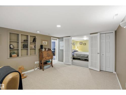 10663 59 St Nw, Edmonton, AB - Indoor