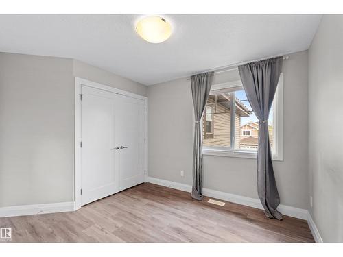 3807 Claxton Cl Sw, Edmonton, AB 