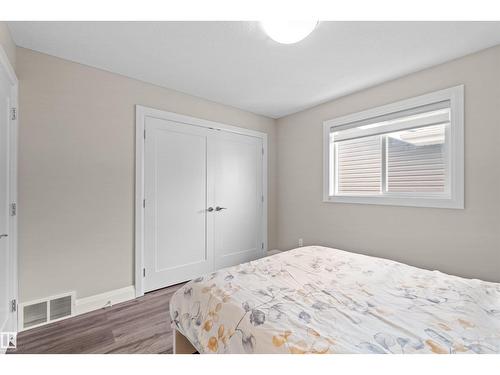 3807 Claxton Cl Sw, Edmonton, AB 