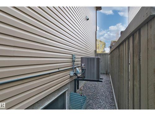 3807 Claxton Cl Sw, Edmonton, AB 