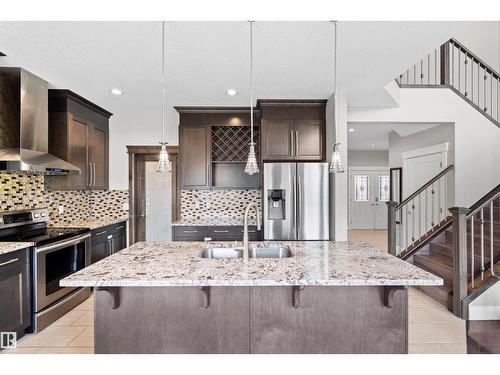 3807 Claxton Cl Sw, Edmonton, AB 