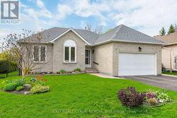 64 GOSNEY CRESCENT Barrie, ON L4N 6T7