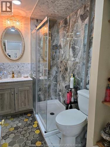 1175 Campbell, Windsor, ON - Indoor Photo Showing Bathroom
